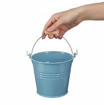 položky Dekoratívne vedro, kovové, drevená rukoväť, kvetináč, modré, výška 16 cm, 2 kusy