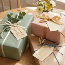 Článok Menovky na darčeky papier s potlačou Happy Birthday 4×7cm 24 ks