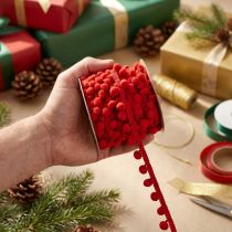 Článok Ozdobná stuha s bambulkami Pom Pom Ribbon červená 20mm 15m