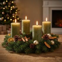 Článok Jednofarebné olivovozelené stĺpové sviečky 60 × 80 mm, balenie 4 kusov, na dekoráciu a advent