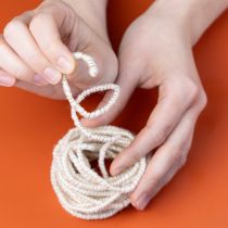 položky Vlnená šnúrka biela so zlatou niťou 5m x 5mm s drôtom na dekoráciu a tvorenie