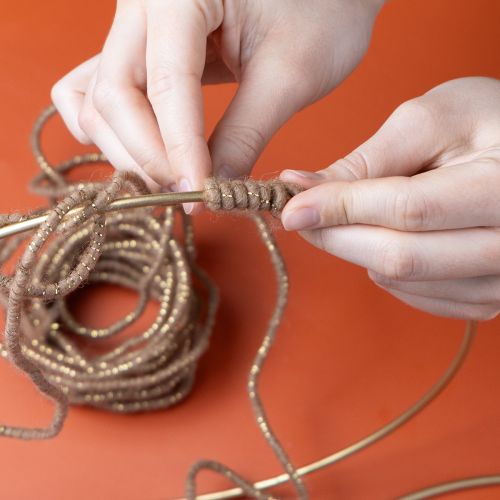 položky Hnedá vlnená šnúrka so zlatou niťou, 5m x 5mm s drôtom, na dekoráciu a tvorenie