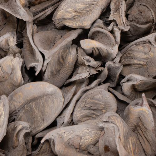 položky Dekorácia stola s potpourri a orechmi pre prirodzenú letnú atmosféru