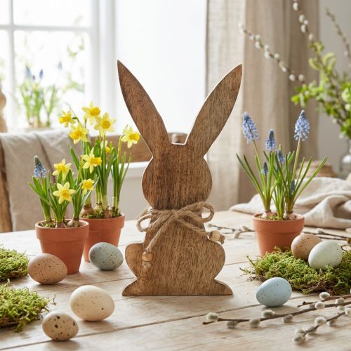 Drevený zajačik na sedenie, mangové drevo, veľkonočná dekorácia prírodné farby V18,5cm | Floristik24.sk