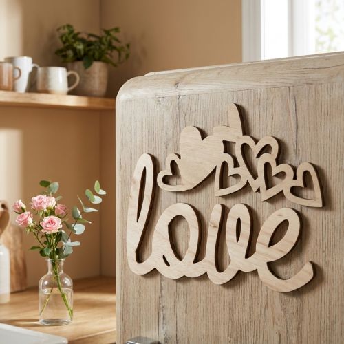 Článok Srdiečka "Love" drevená dekorácia prírodná s magnetom dekorácia znak 20,5/25cm 6 kusov