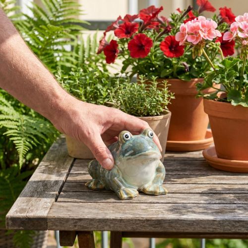 Článok Figúrka žaby, letná dekorácia z keramiky do domu a na balkón, 12 cm