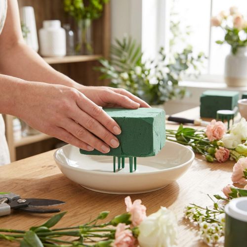 Článok Penový držiak na kvetinové špendlíky 3 cm zelený, 50 kusov floristických potrieb