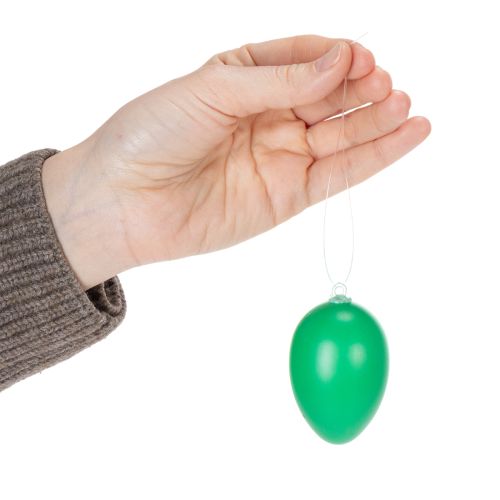 položky Veľkonočné ozdoby na vajíčka na jarnú výzdobu, domov alebo záhradu. Farebné dekoračné predmety, 6 cm, 24 kusov.