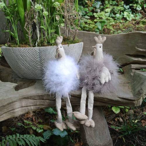 Floristik24 Veľkonočná dekorácia pár kuriatok, okrajové sittery, jarné, deko kuriatka s pierkami 2ks