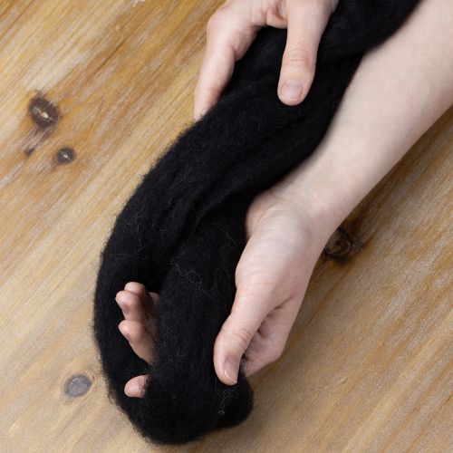 položky Dekoratívna vlna, vlnená šnúra, plstená vlna na kreatívne tvorenie a kvetinárstvo, 2 m, čierna