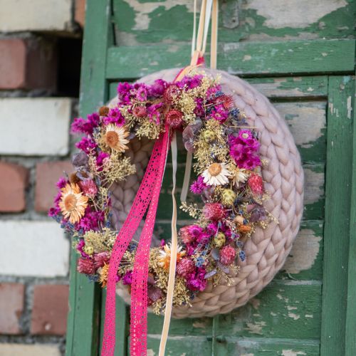položky Dekoratívny veniec z vlnenej plsti vo svetlohnedej farbe na zavesenie Ø30cm Š4cm